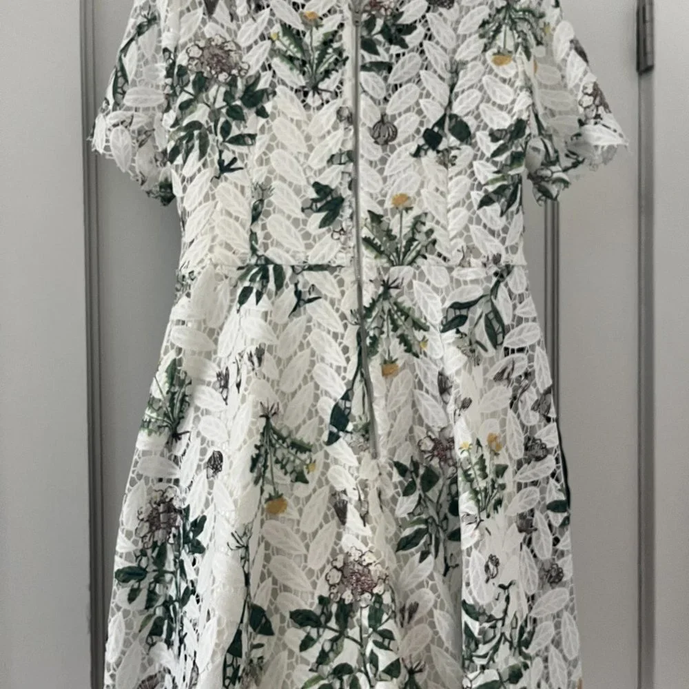 Liquorish Floral Lace Garden Print Dress - NWT US 8 - Picture 3 of 5